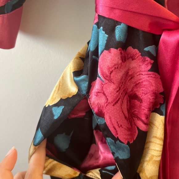 Vintage Night Passion Lingerie Satin Robe - Picture 2 of 9